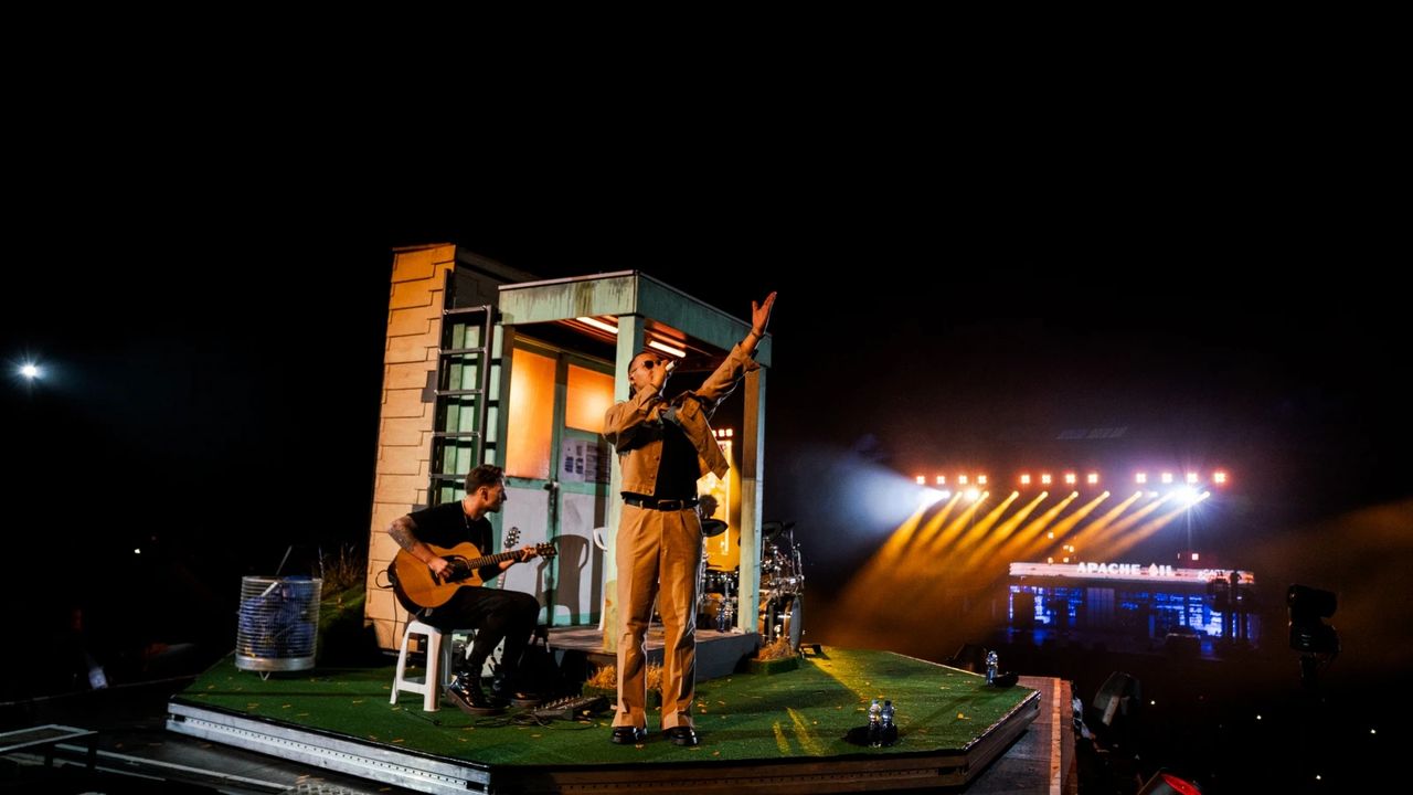Apache 207 – Open Air Tour